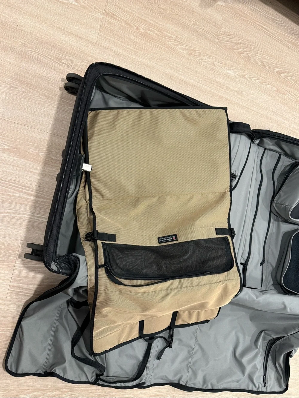 Victorinox Black Rolling Laptop Case with Telescopic Handle